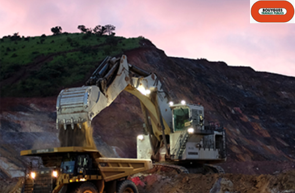 Pelle et dumper sur un site minier exploité par DTP Mining